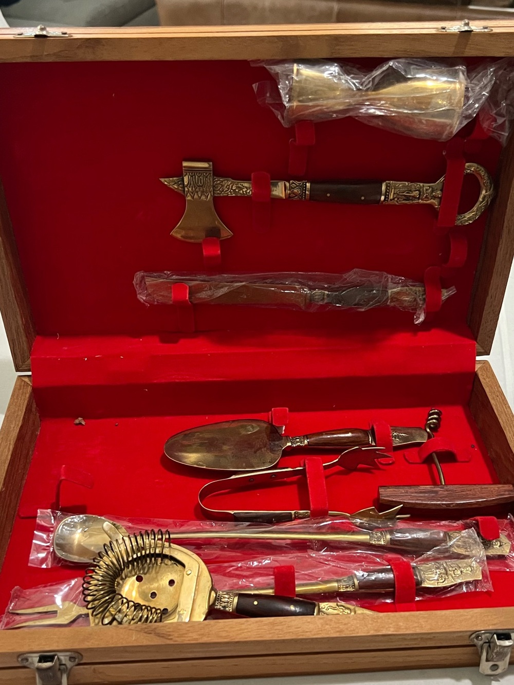 Vintage RARE Thailand Barware Set In Box 
Stunning Detail